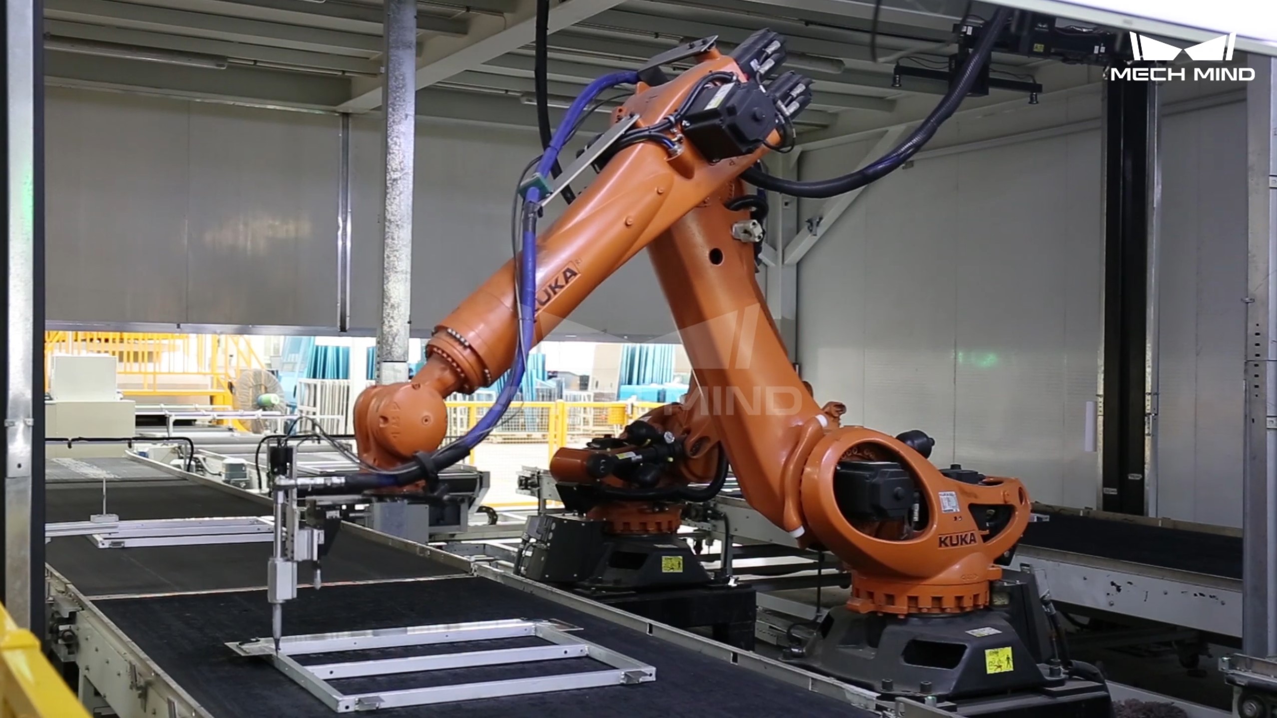 某大型客車廠-3D視覺引導(dǎo)艙門涂膠